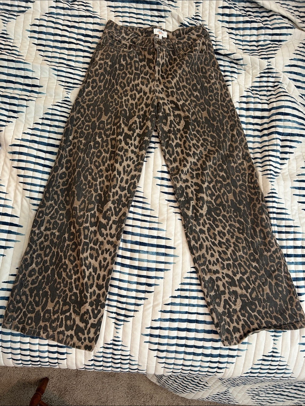 Leopard Print Wide-Leg Jeans in Brown